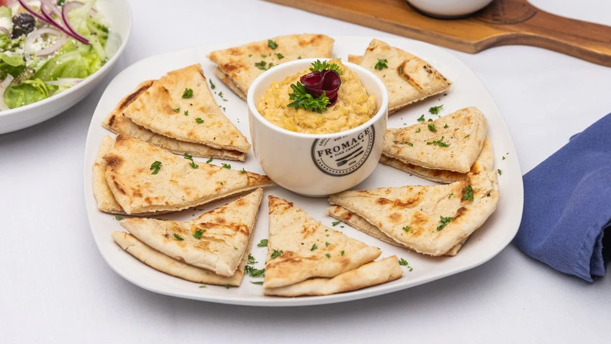 Highlights, Three Kretans Greek Restaurant