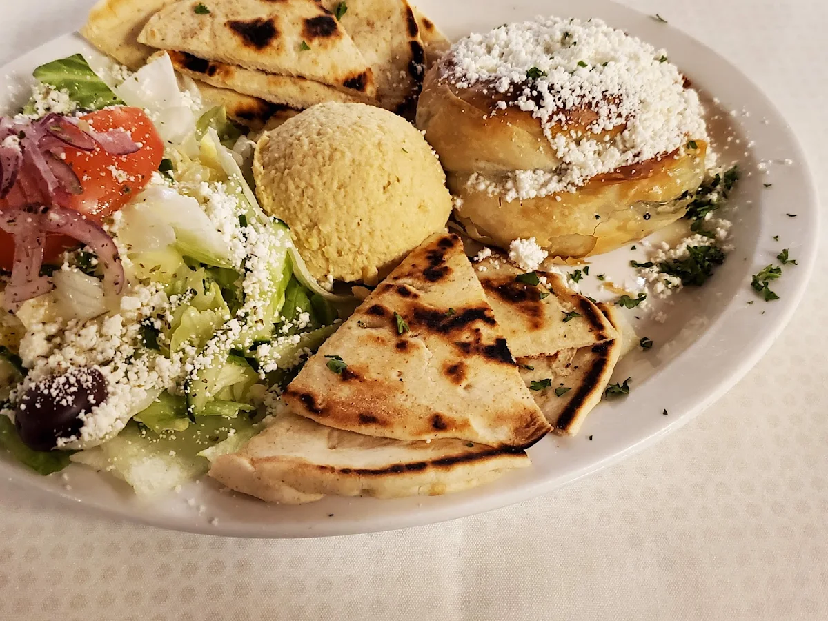Highlights, Three Kretans Greek Restaurant