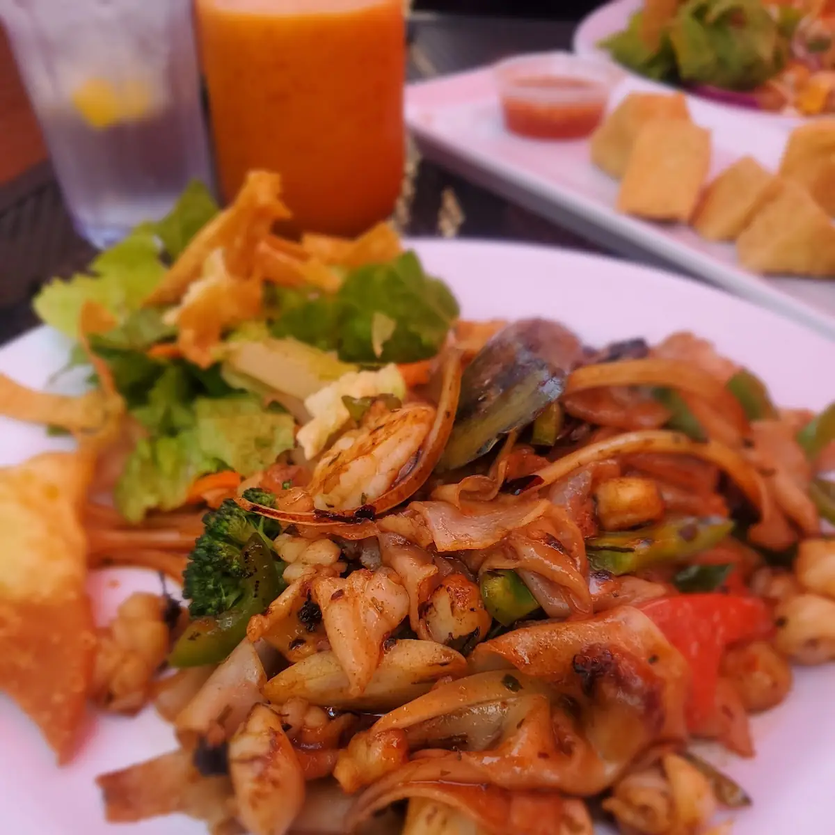 Drunken Noodle Seafood Combo
