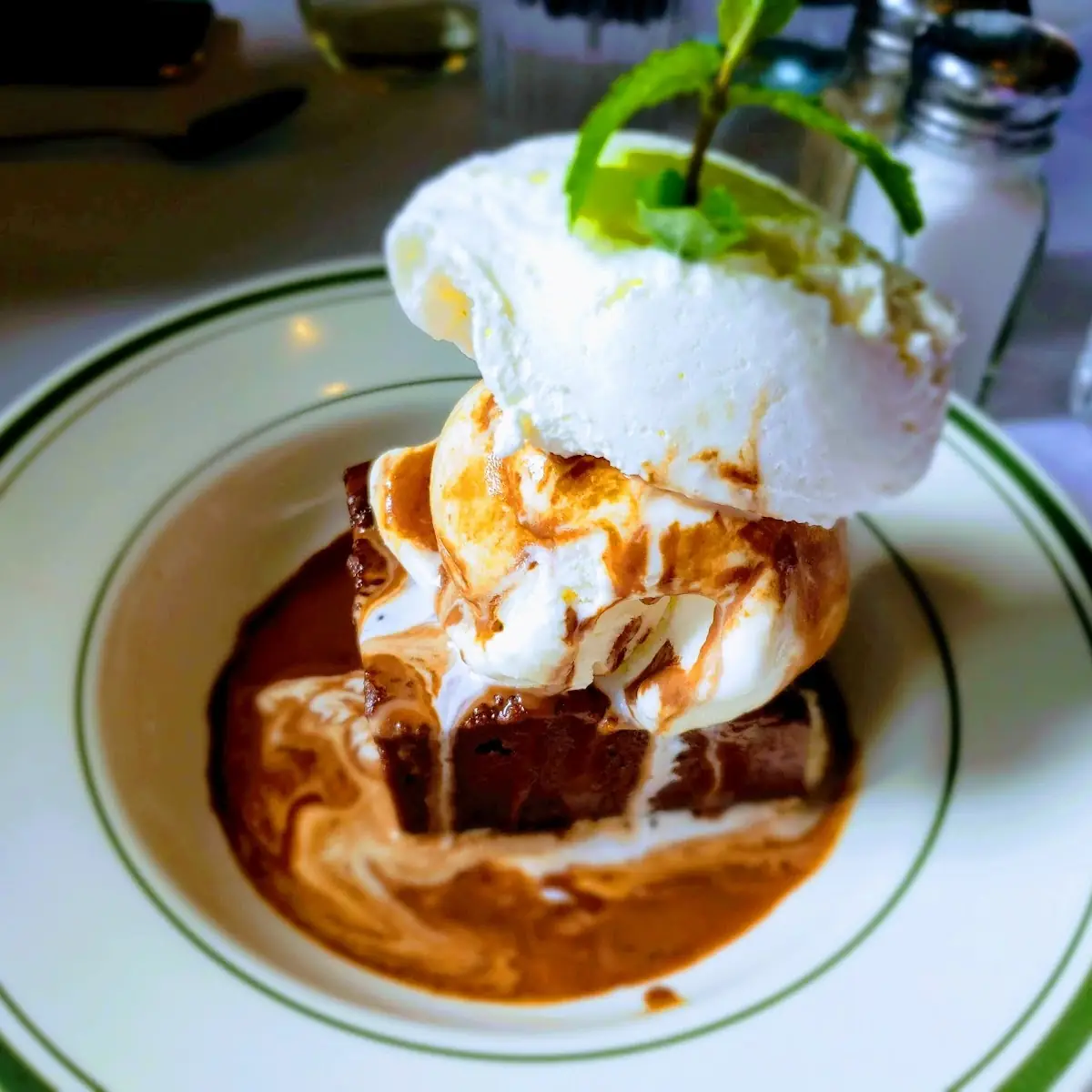 Elysian Cafe Sundae