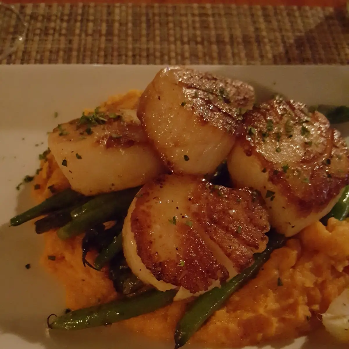 Pan Seared Scallops with Sweet Potato Mash and Green Beans