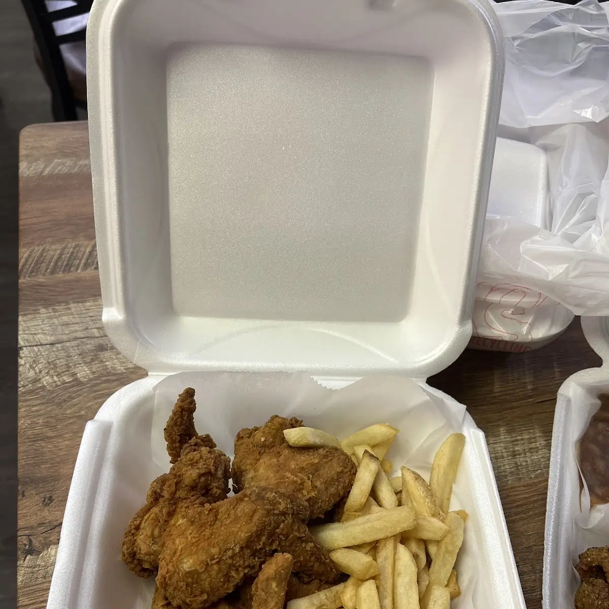 Chicken Wings with Fries