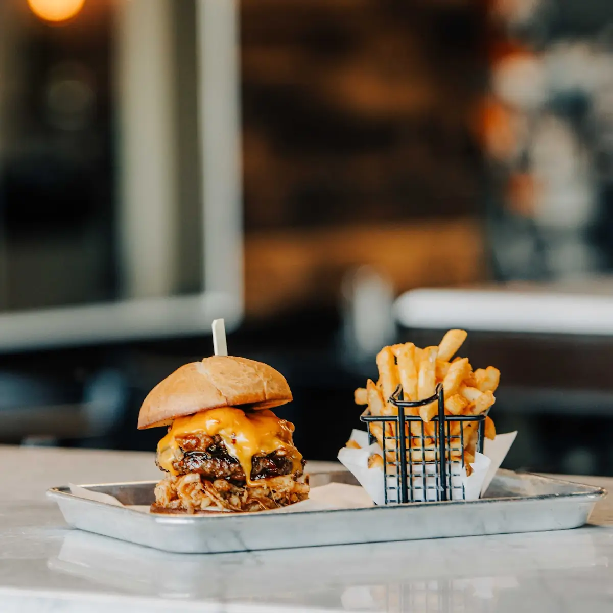 Monday Burger & Brew