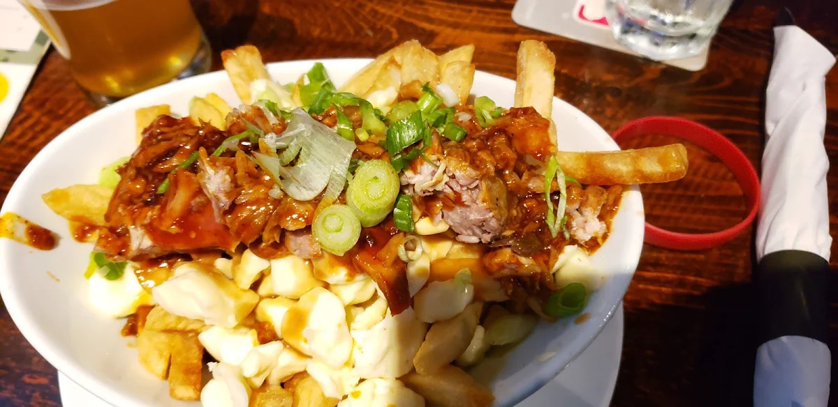Frites Garnies Loaded Fries, Pub du Parvis