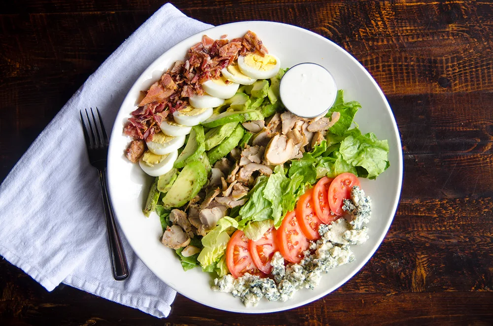 Salade Cobb's Cobb's Salad, Pub du Parvis
