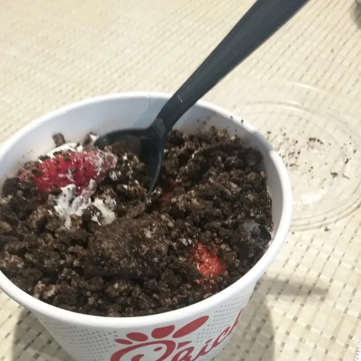 Yogurt Parfait with Cookie Crumbles