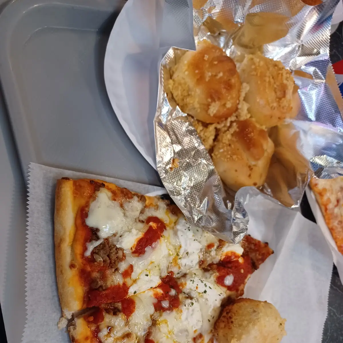 Lasagna Pizza and Garlic Knots