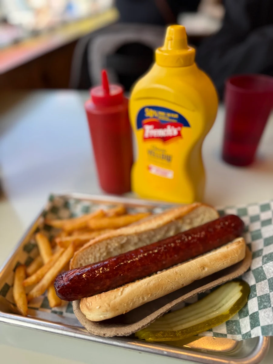 Hotdog & Chips, Lakeview Restaurant