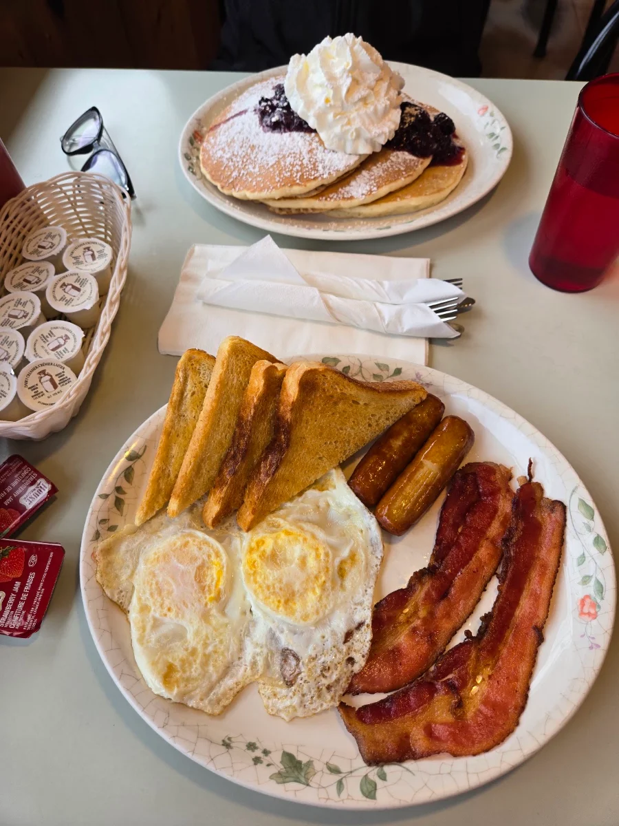 Pancake with Ham 1pc Bacon 3pc or Sausage, Lakeview Restaurant