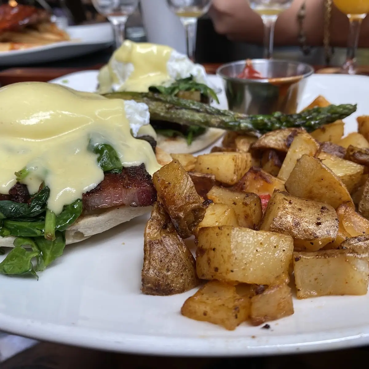 Crab Benedict