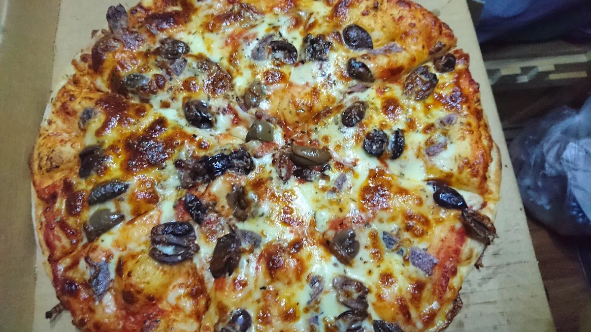 Napolitaine, Pizza Holic Eden