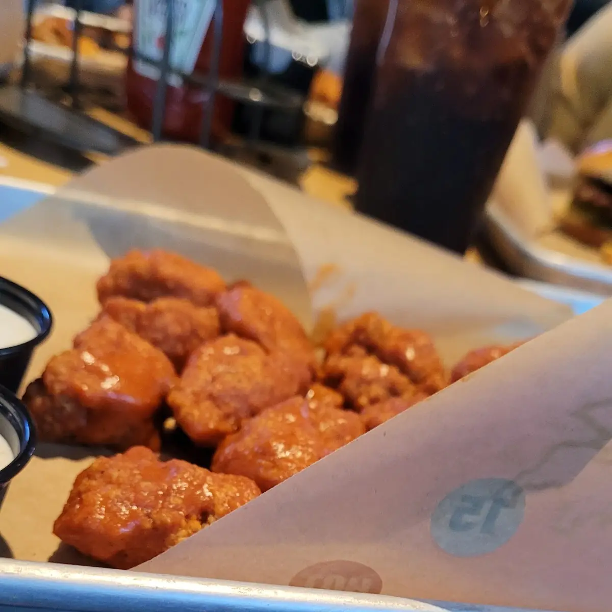15 Boneless Wings w Hot Sauce
