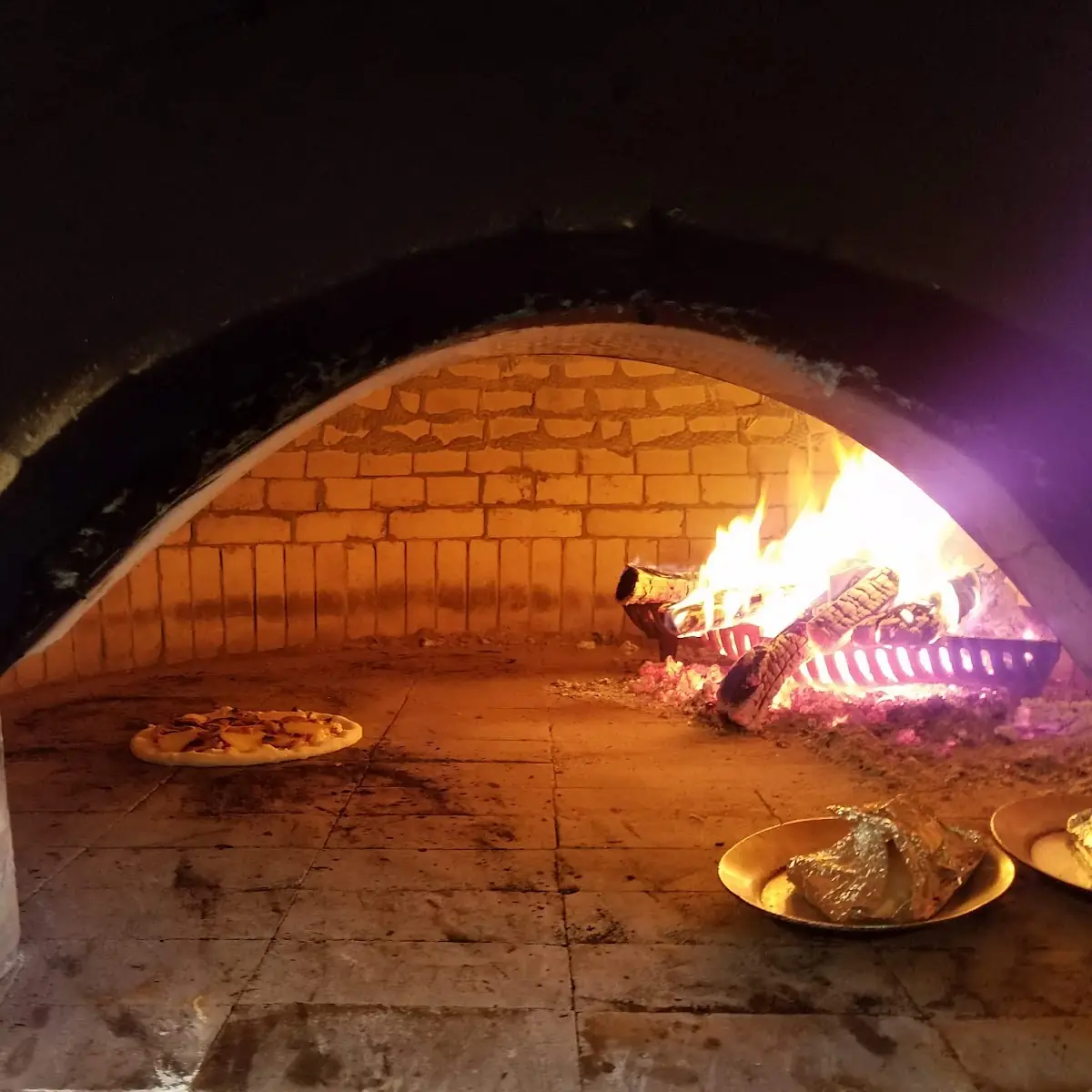 Authentic Wood Fired Brick Oven Pizza Margherita