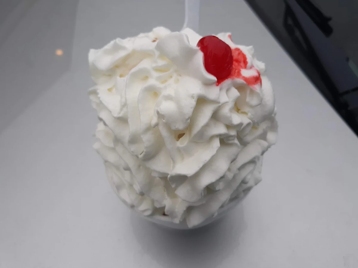 Strawberry Sundae Medium