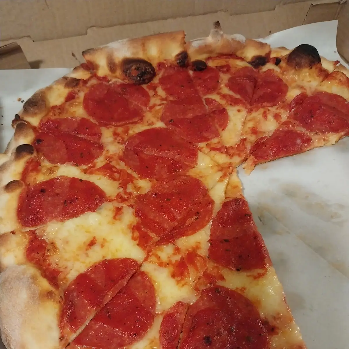 Large Pizza with Pepperoni and Extra Sauce