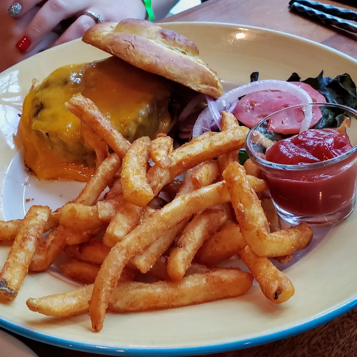 Kids Cheeseburger