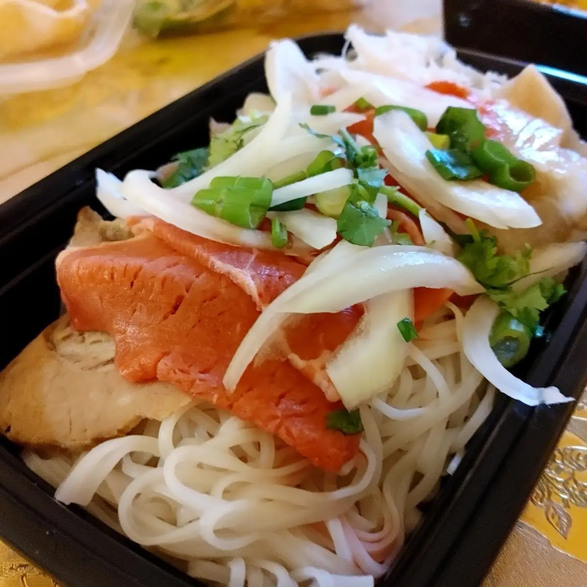 Pho Tai Nam Gan Sach