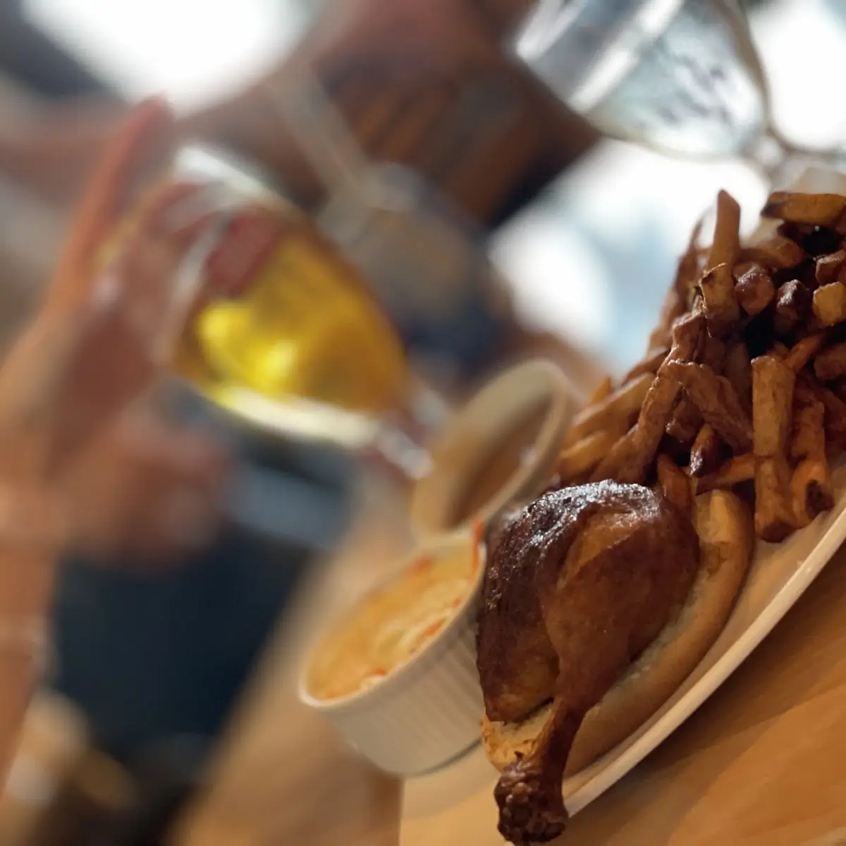 Highlights, Resto-Bar le Douglas