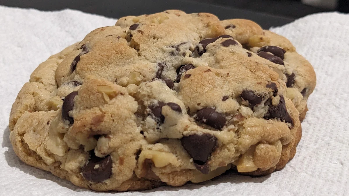 Chocolate Chip Walnut Cookie