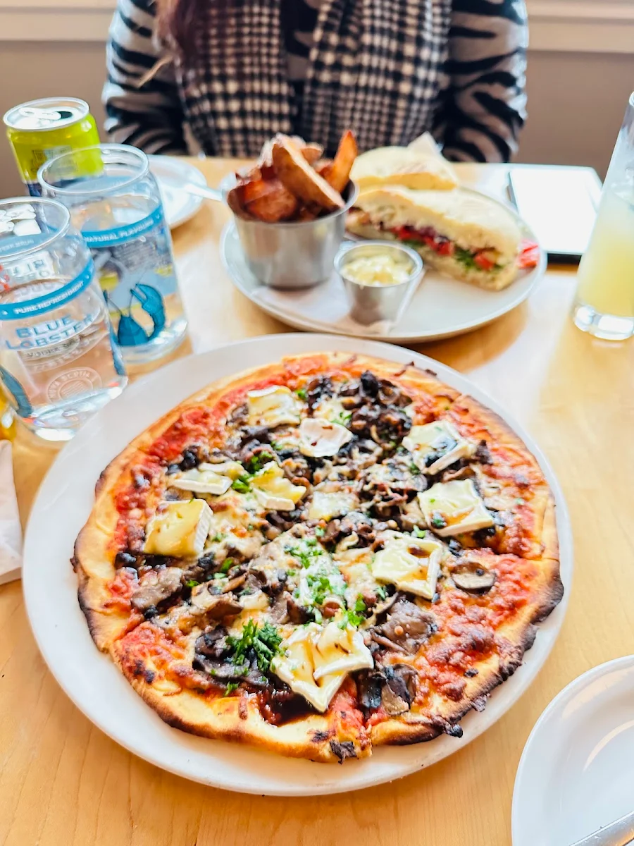 Mushroom Pizza