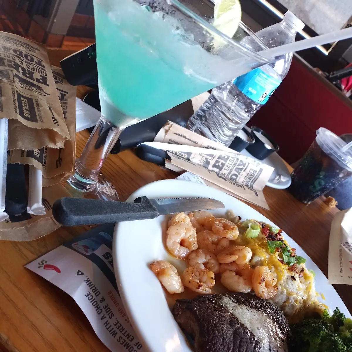 6oz Sirloin and Shrimp with Broccoli and Mashed Potatoes