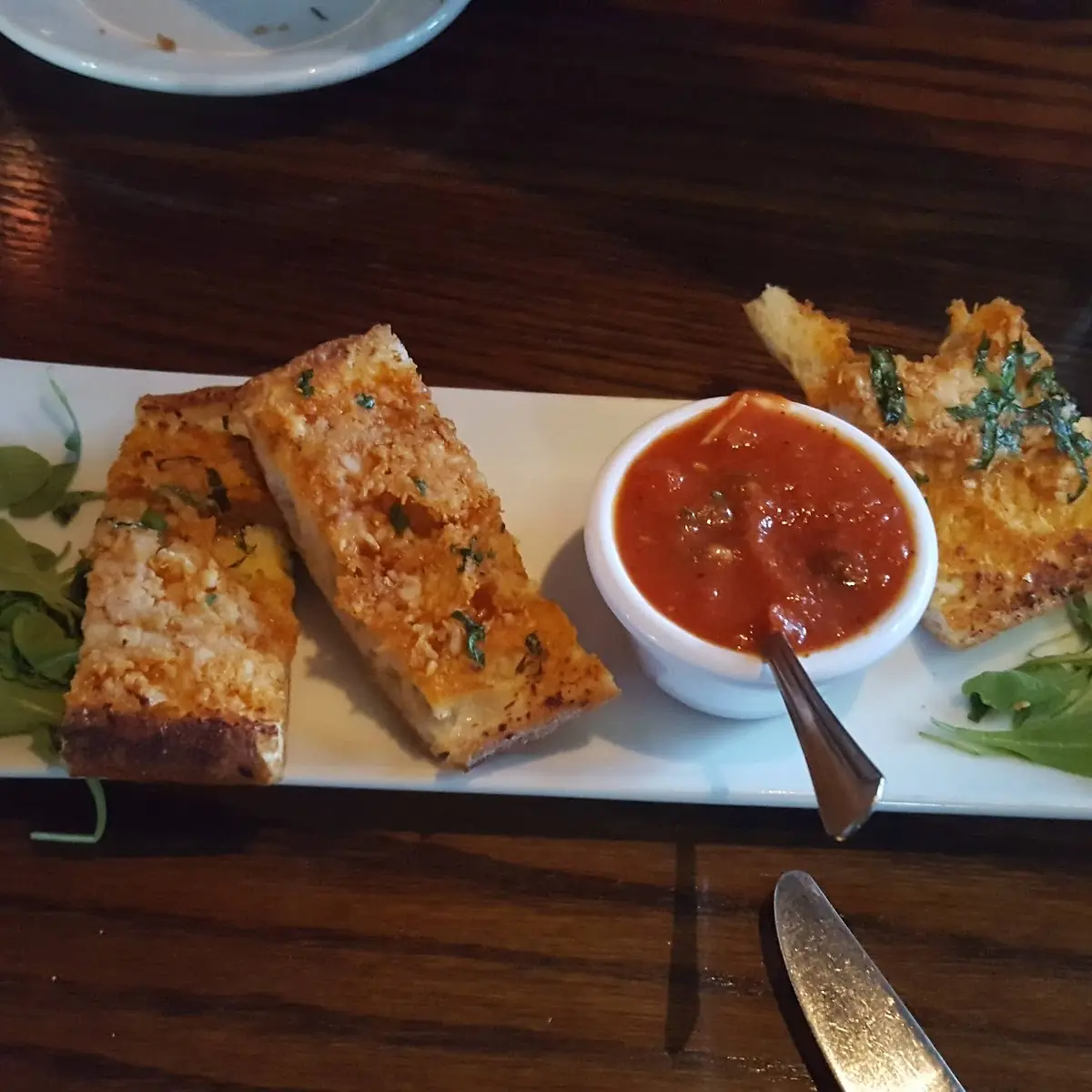 Cheesy Garlic Bread with Marinara