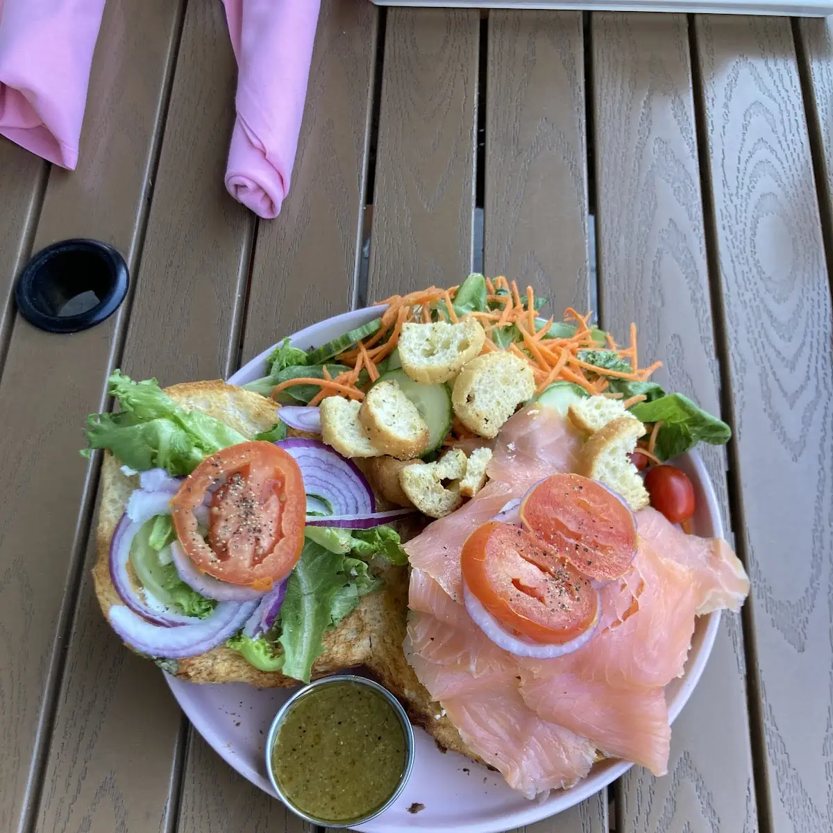 Smoked Salmon Bun