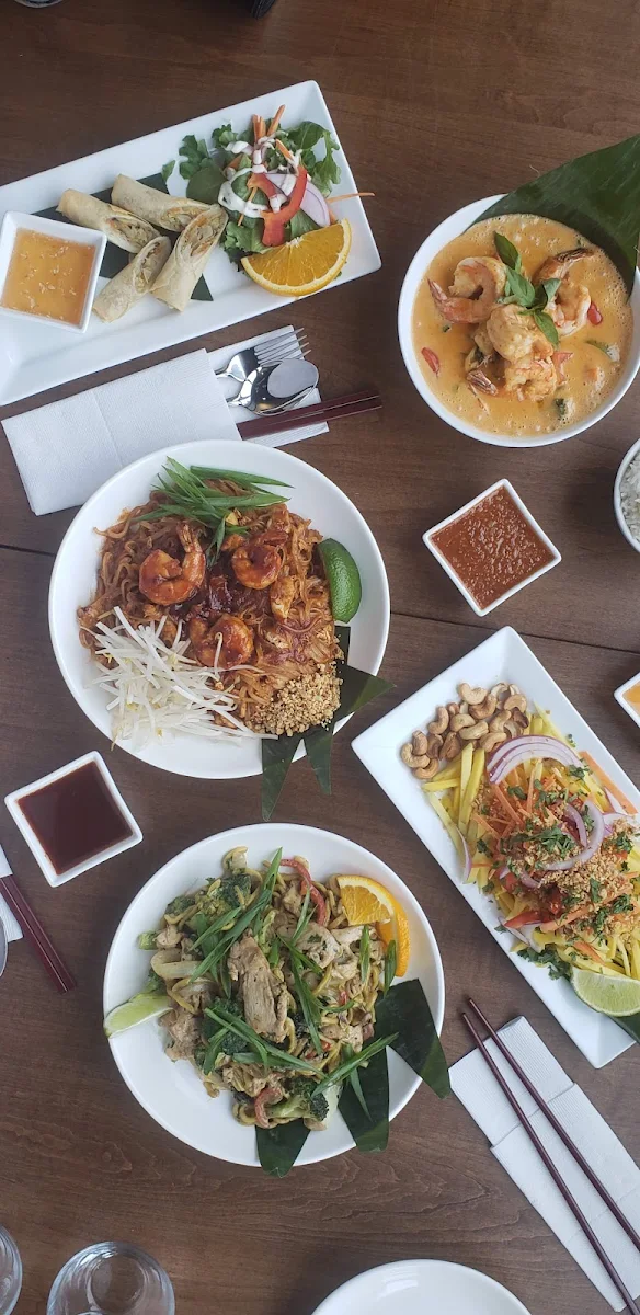 Krung Teap Pad Thai, Thai Room - Cabbagetown
