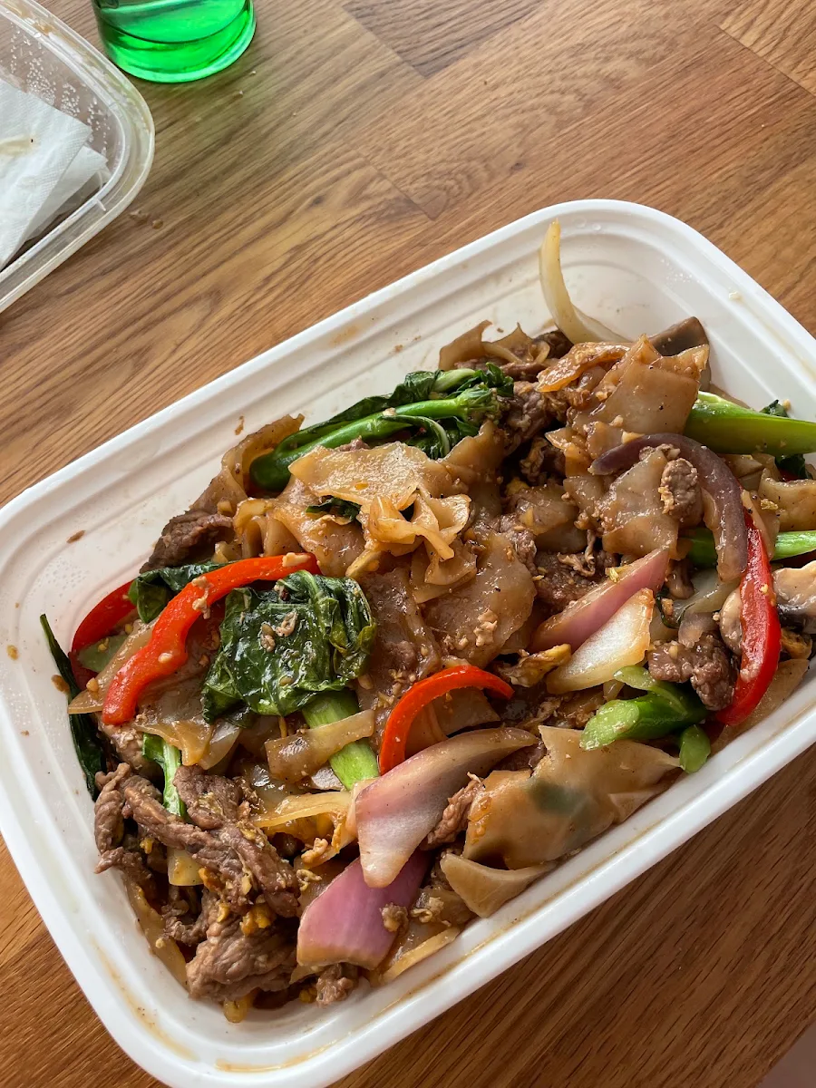 Pad See EW, Thai Room - Cabbagetown