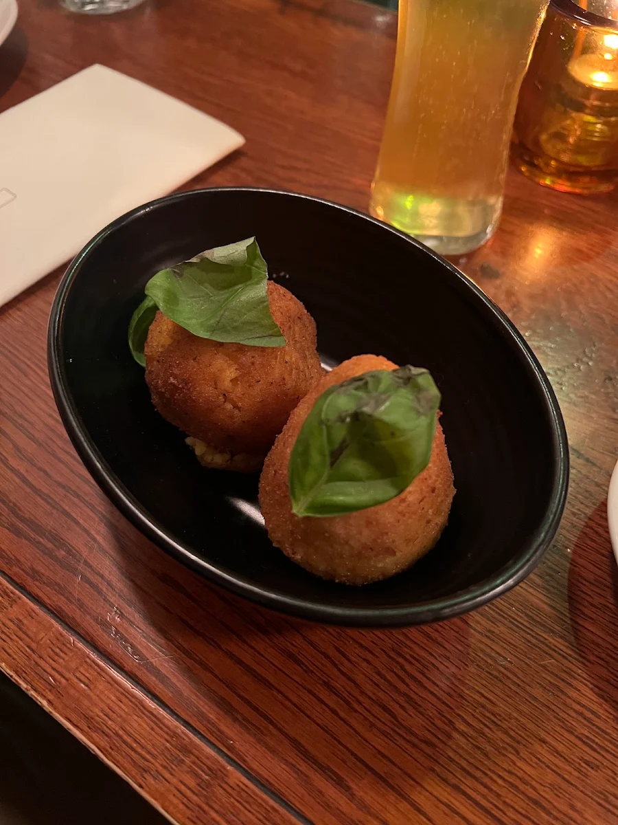 Arancini Arancini, Pizzéria NO.900 - Peel, Montréal