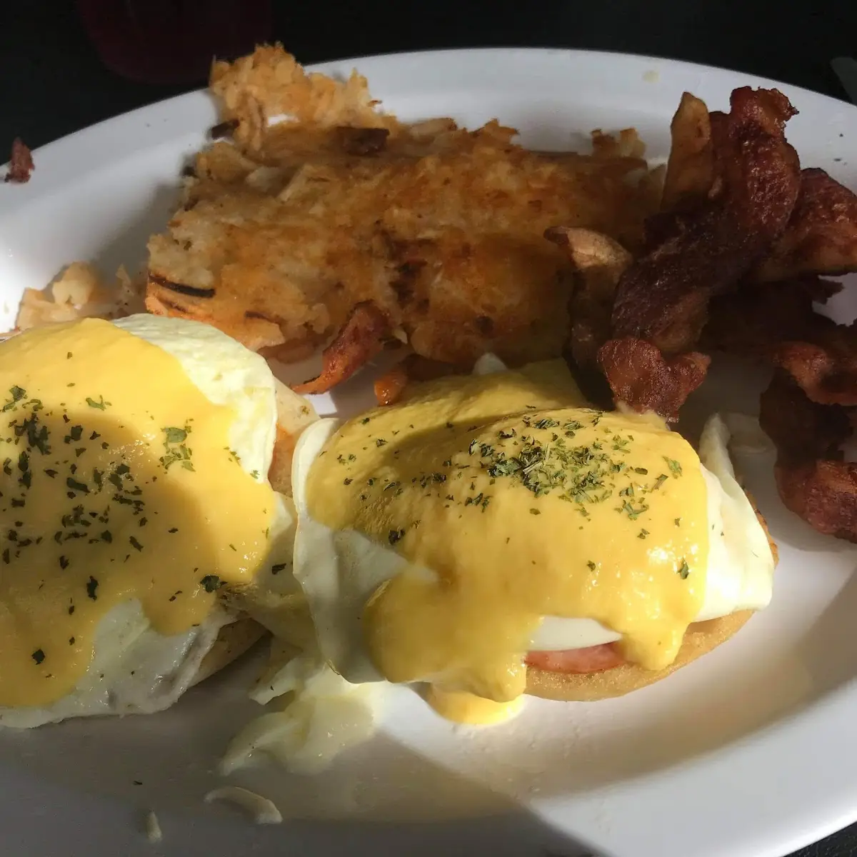 Eggs Benedict Crispy Bacon