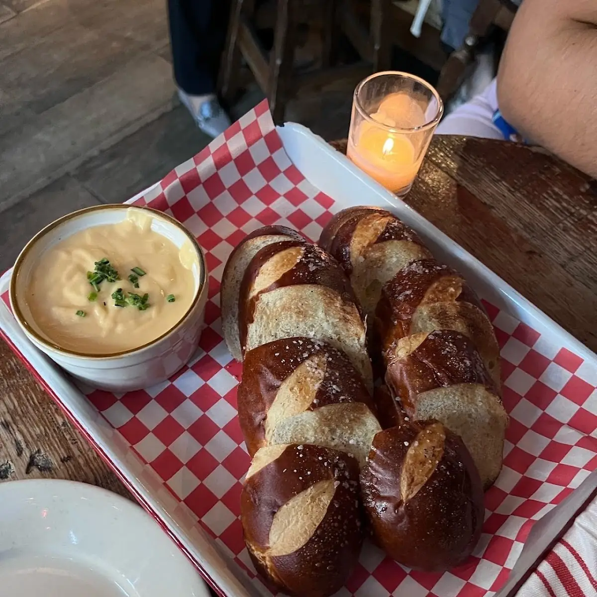Pretzel Bites & Crudité