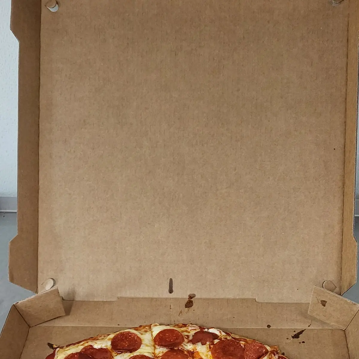 Hand Tossed Pepperoni Pizza
