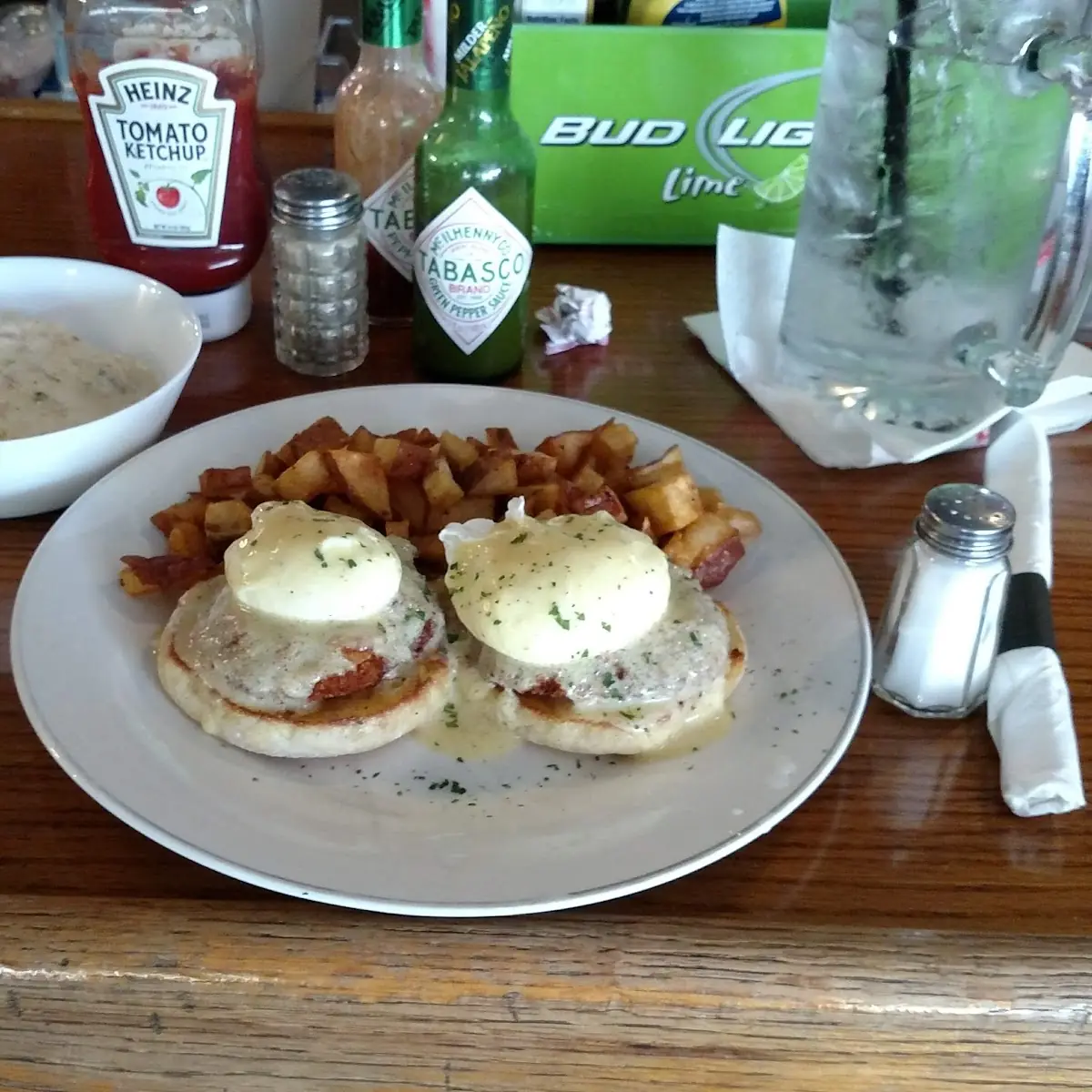Crab Cake Eggs Benedict
