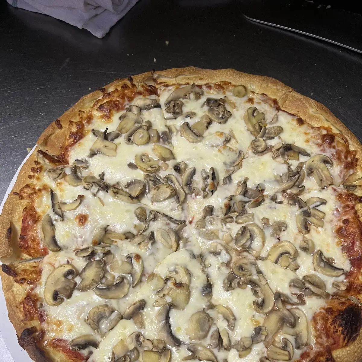 Steak Deluxe Pizza