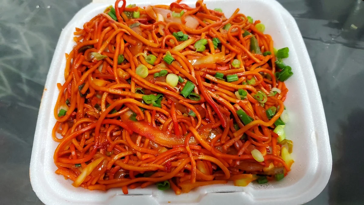 Schezwan Noodles, Hakkalicious