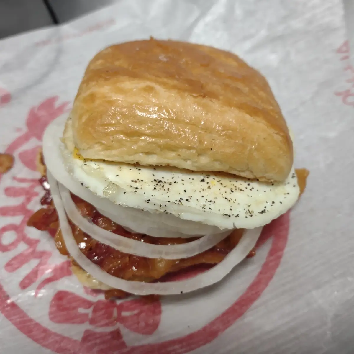 Bacon & Egg Classic Roll