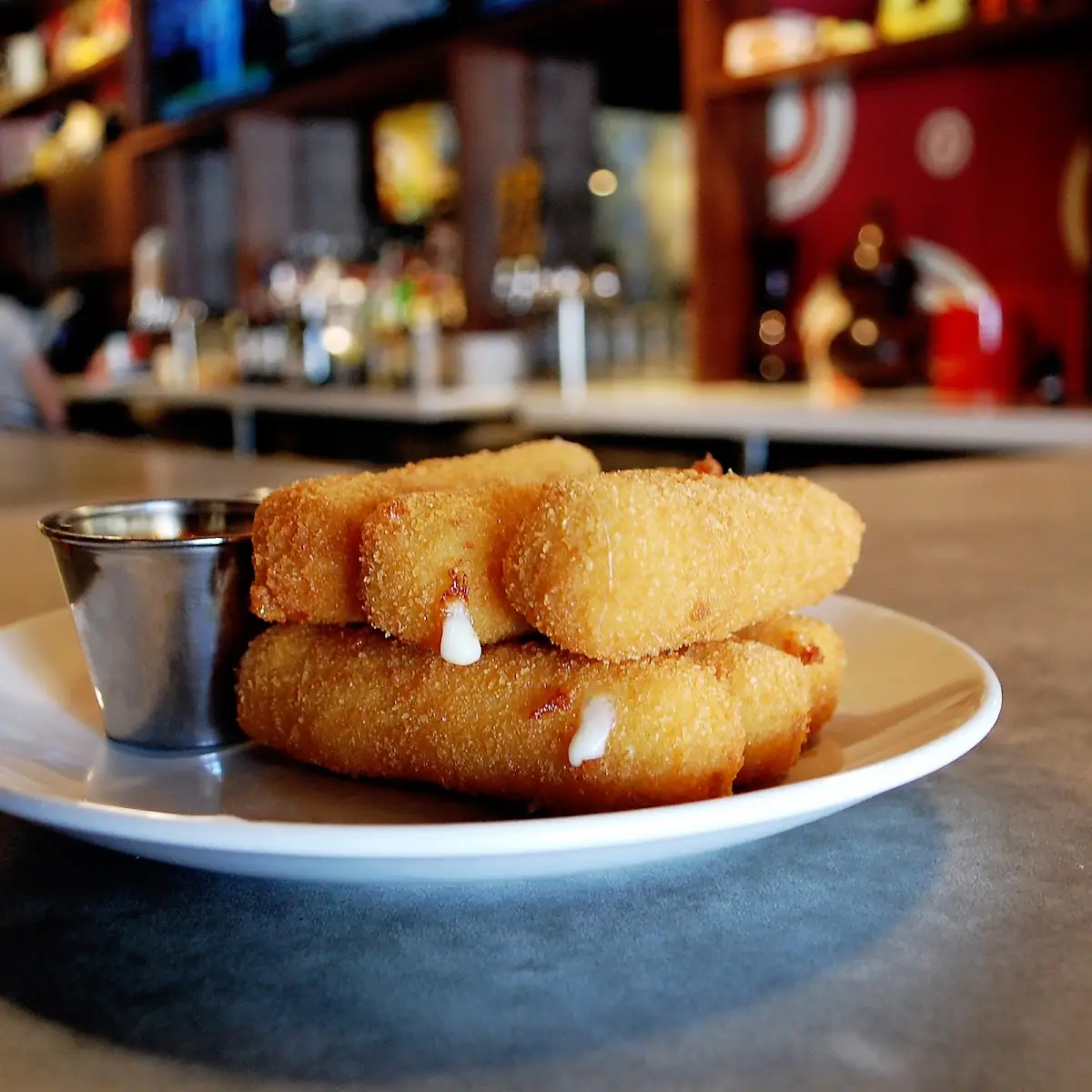 Homemade Fried Mozzarella Sticks 6pc