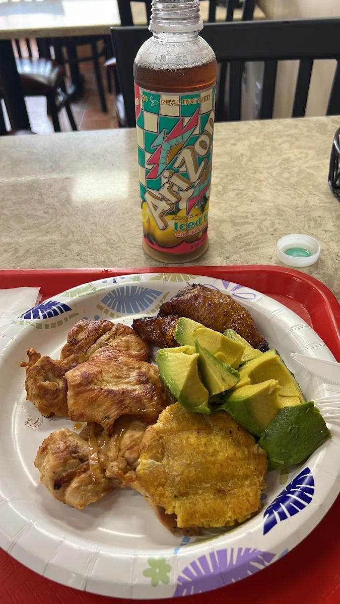 Pechuga Asada Con Tajadas