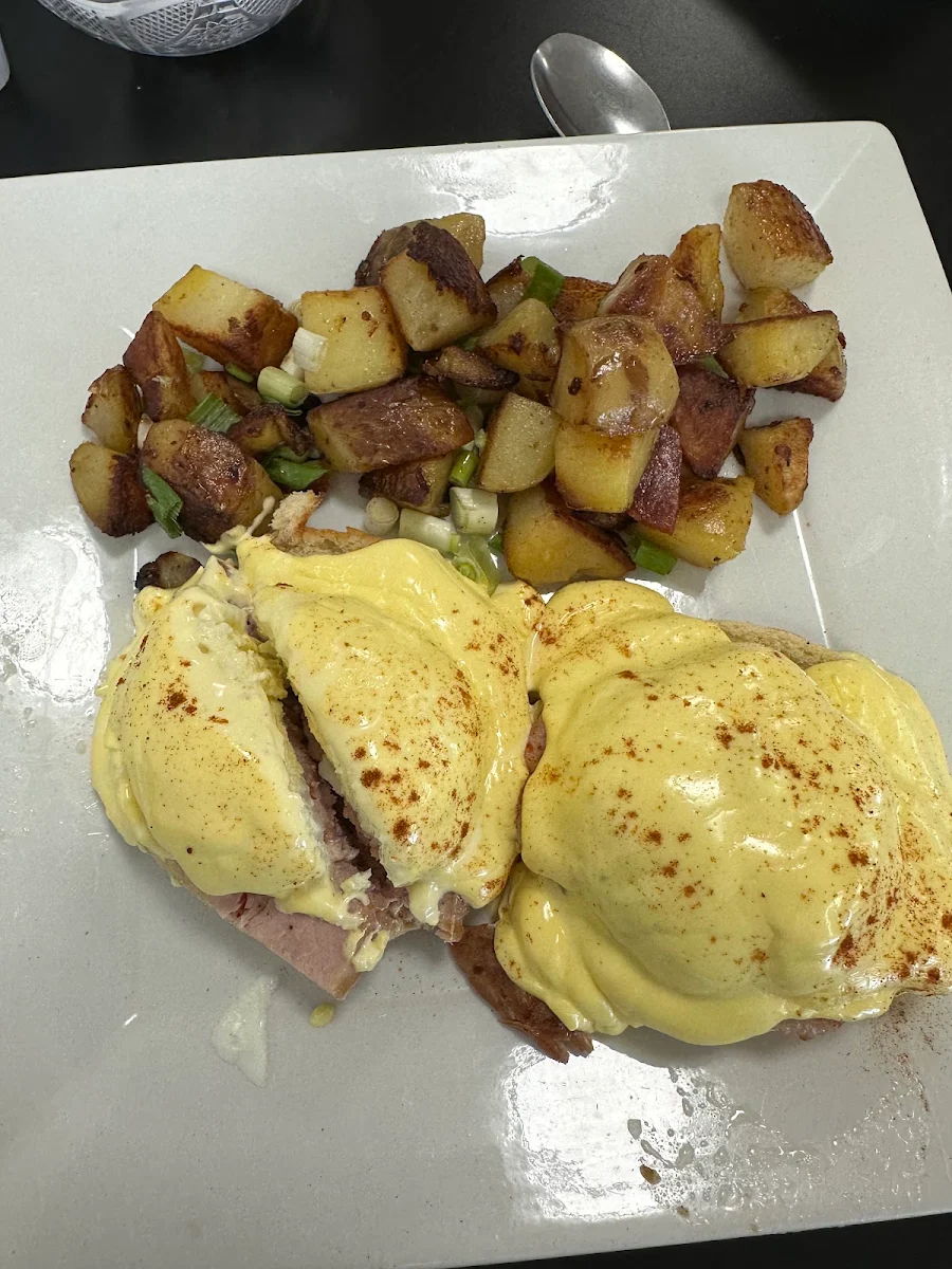 Eggs Benny, Shirley's Diner