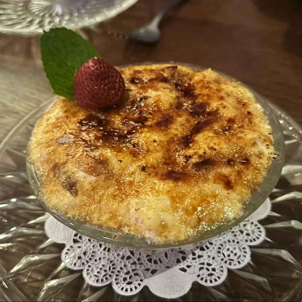 Crème Brûlée with Fresh Strawberry