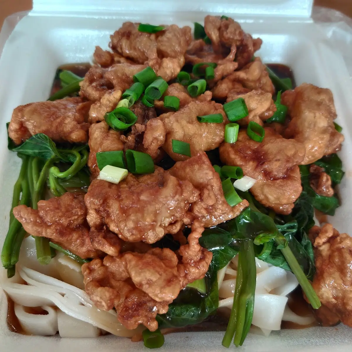 Minute Chicken Chow Funn