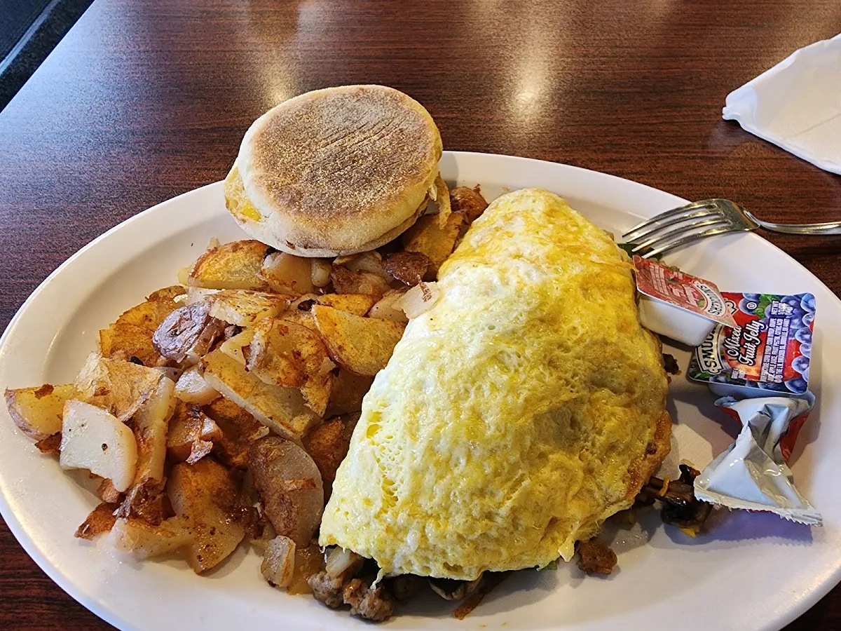 Omelets with Home Fries and Toast