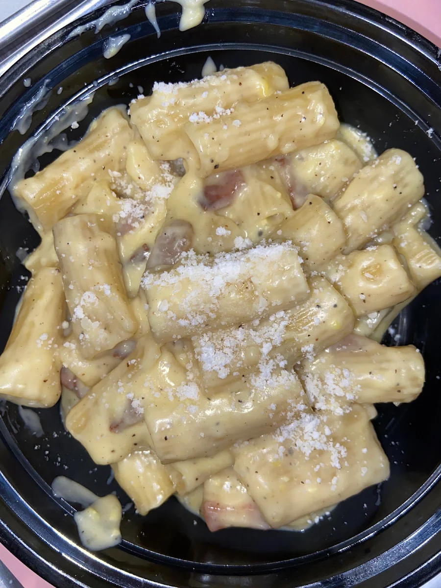 Rigatoni Carbonara - Pasta