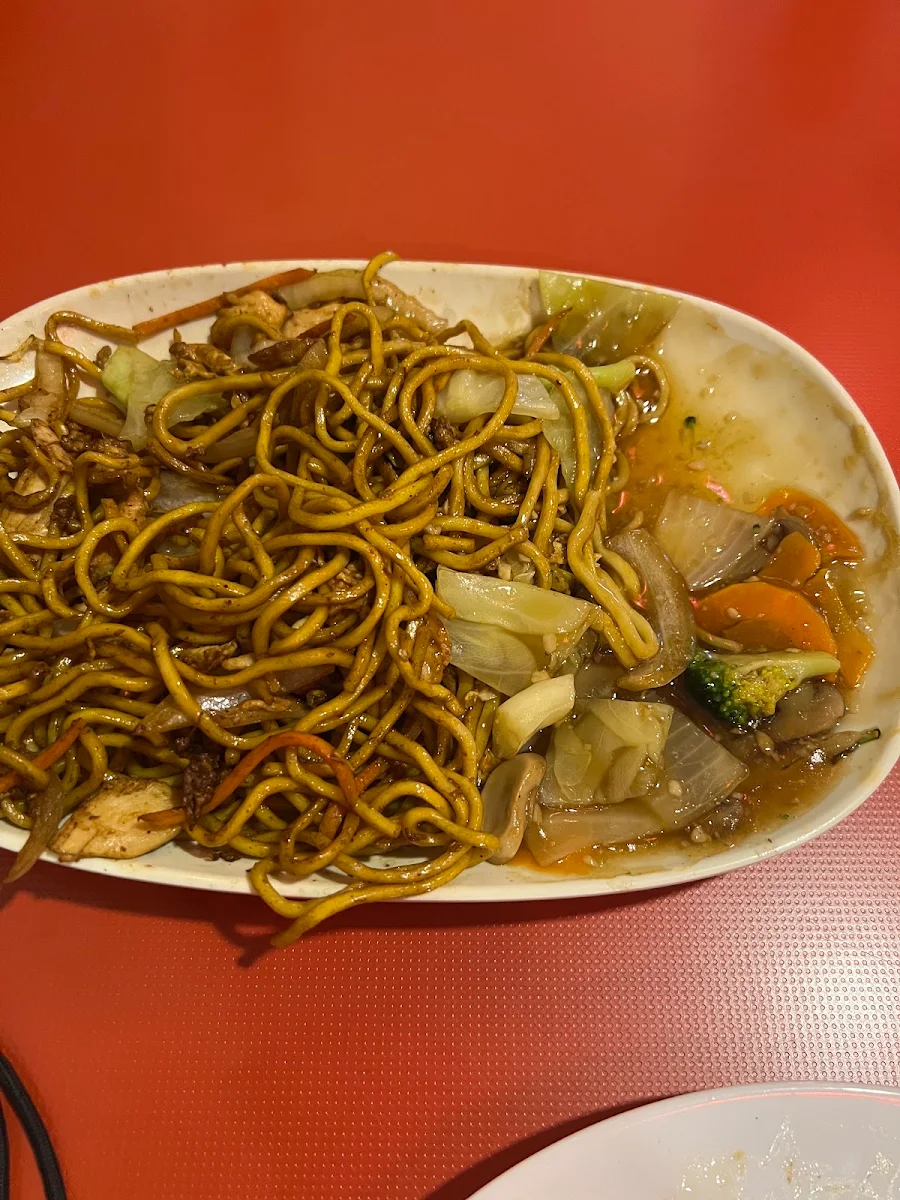 Hakka Village Chow Mein