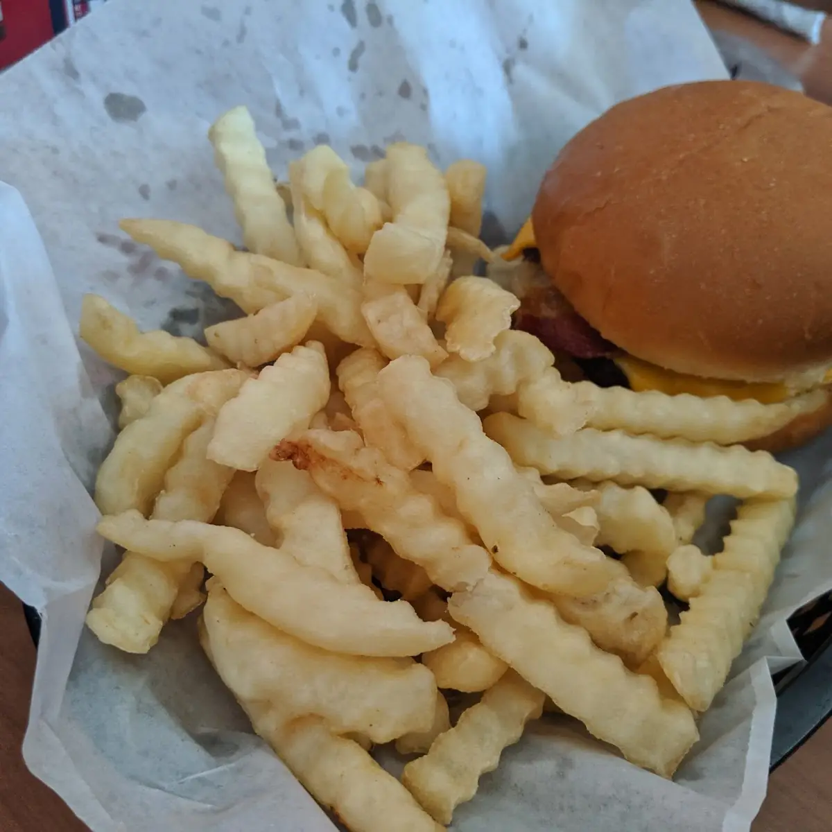 Kids Cheeseburger Basket