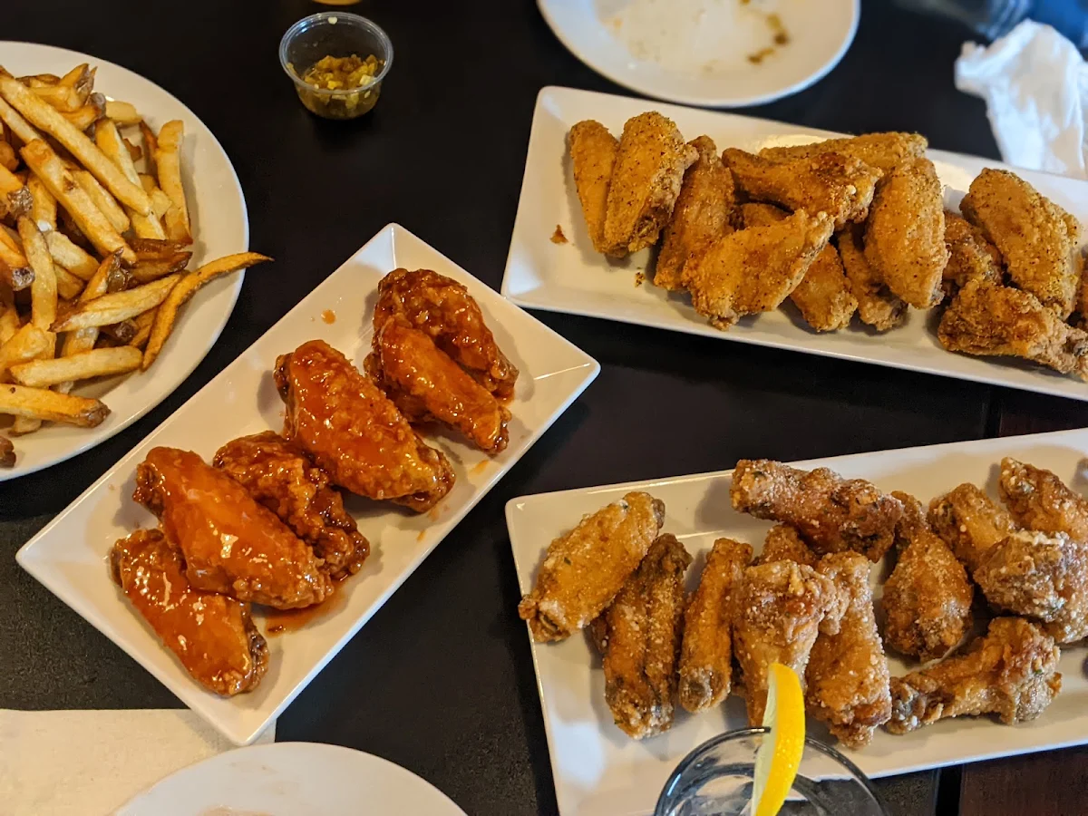Wings and Fries, Roxy's Tap &Grill