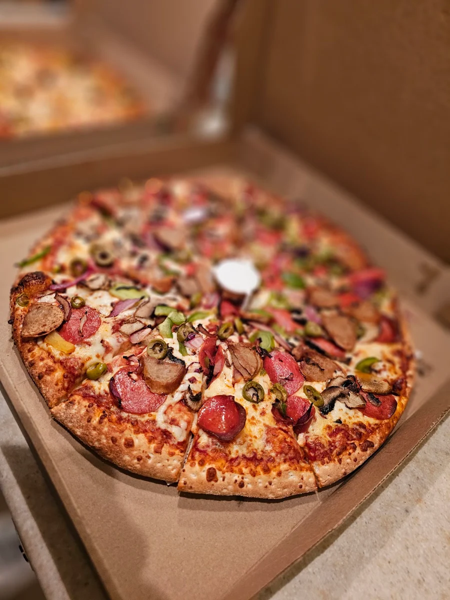 Deluxe Pizza