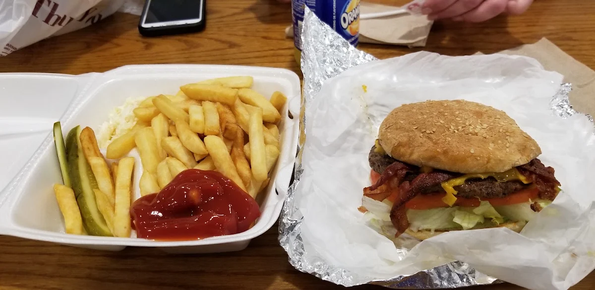 Cheeseburger Deluxe