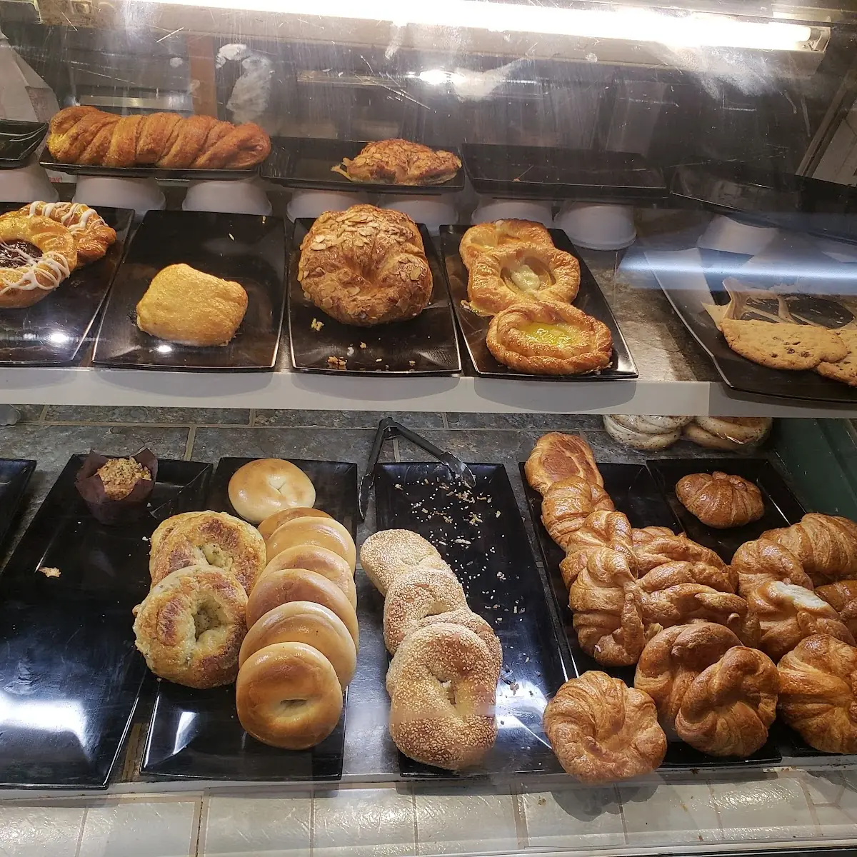Cinnamon Rolls Begals and Pastries